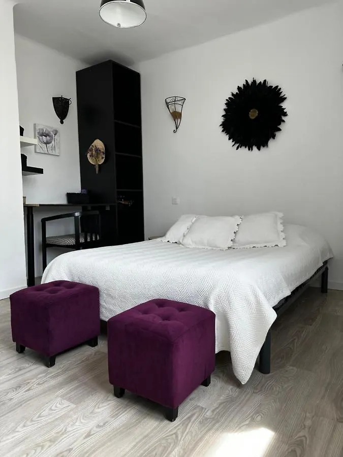 Maison De L'Aube Villes-sur-Auzon 0*,  France